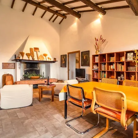 Сasa de vacaciones Vintage Mansion In With Garden *